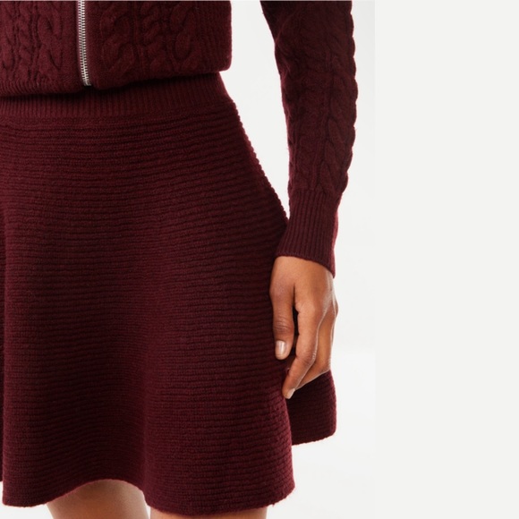 🆕 Burgundy Sweater Mini Skirt (Sizes XL AVAILABLE!) - Picture 2 of 7